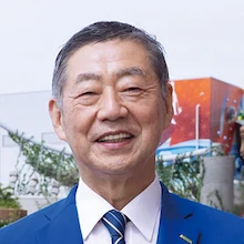 更家悠介 氏