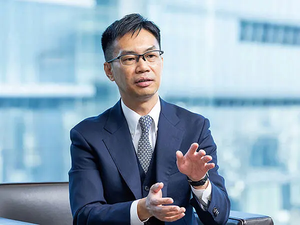 インタビューに応じる株式会社日本政策投資銀行 産業調査部課長 兼イノベーション投資部参事役 兼 設備投資研究所主任研究員 蛭間 芳樹