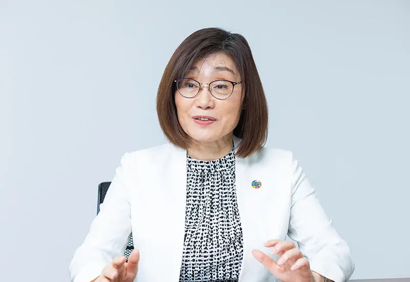 インタビューに応じるWCC株式会社　代表取締役会長　長谷川隆代氏