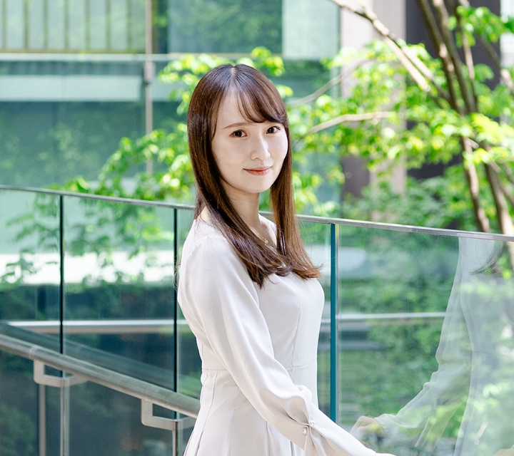 山口 まゆ