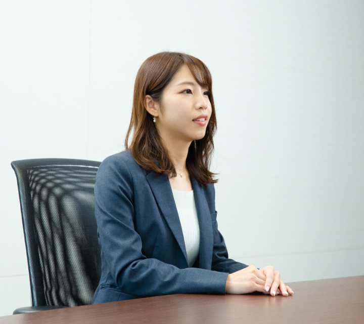 小林 彩香